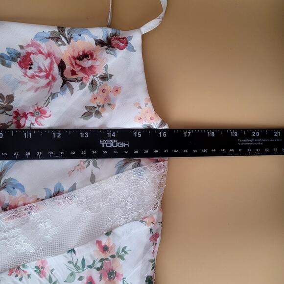Thirty/Thirty LA White Floral‎ Lace Asymmetrical Fairy Princess Top Medium NWT - Picture 7 of 8